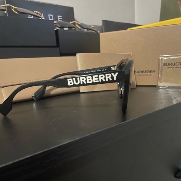 Mens burberry sunglasses - Picture 4 of 4